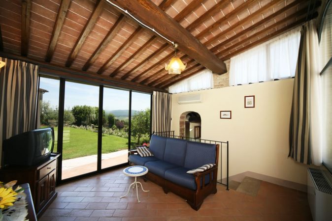 Tuscan apartment with a panoramic view on the Chianti hills Tuscan apartment with a panoramic view on the Chianti hills