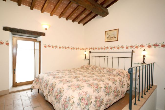 Apartments in the countryside of Siena in Tuscany with panoramic views Apartments in the countryside of Siena in Tuscany with panoramic views